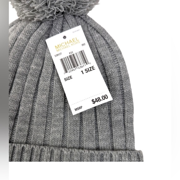 Michael Kors/ MK UNISEX Ribbed Knit Pom Pom beanie style hat in Grey Sealed NWT - Picture 2 of 9